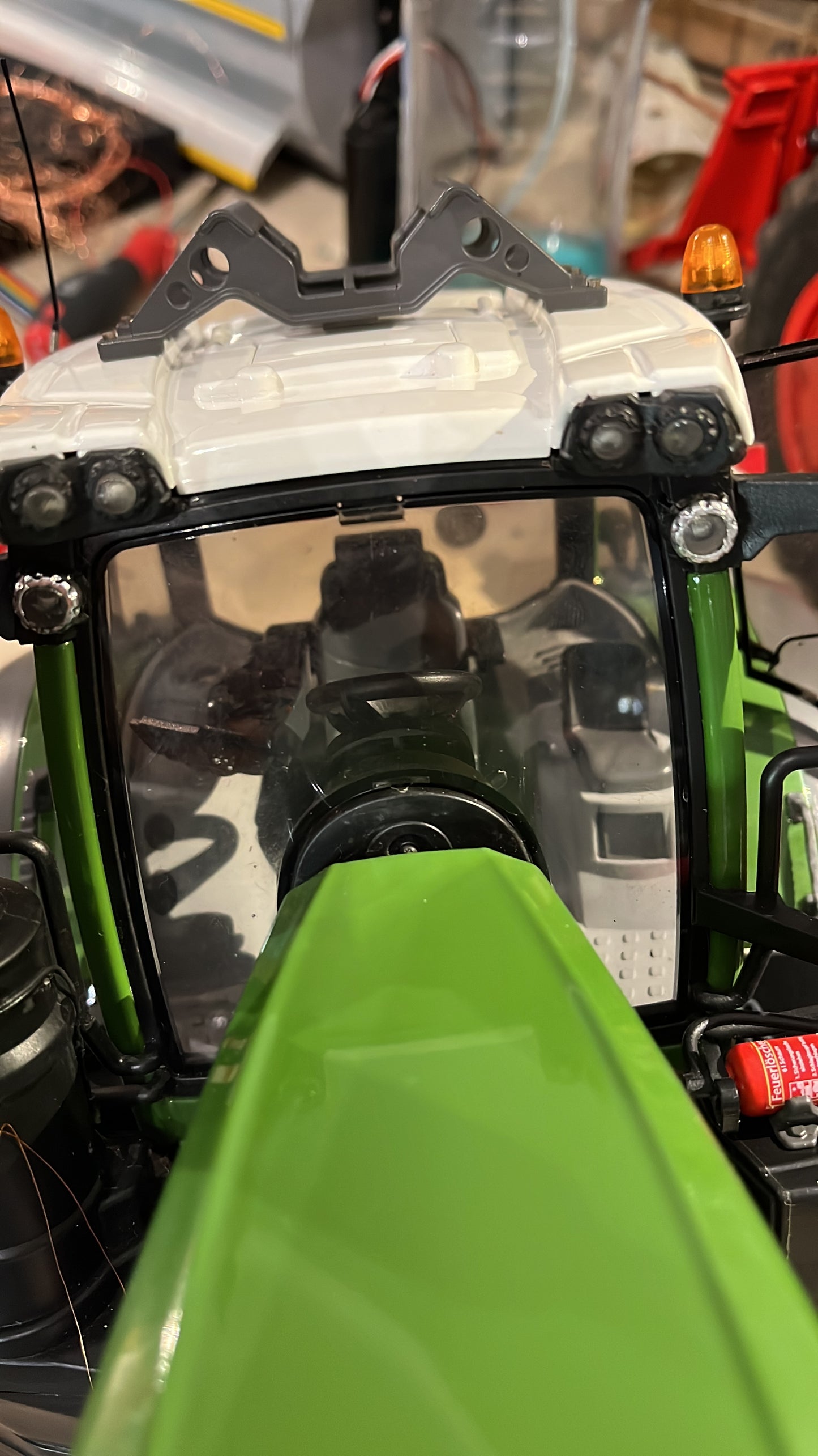 Bruder Fendt 1050 Haube fertig lackiert und beleuchtet