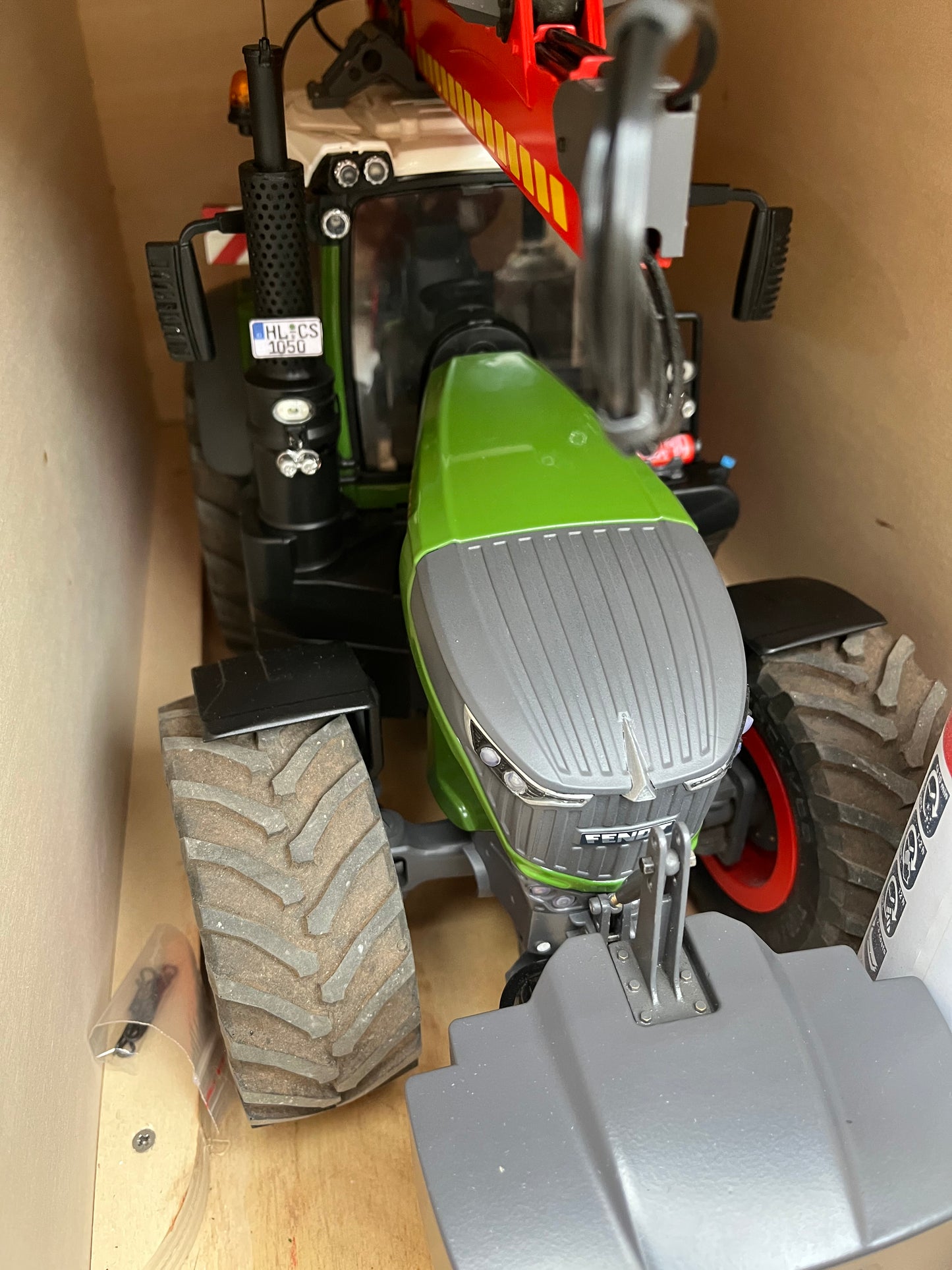 Bruder Fendt 1050 Haube fertig lackiert und beleuchtet