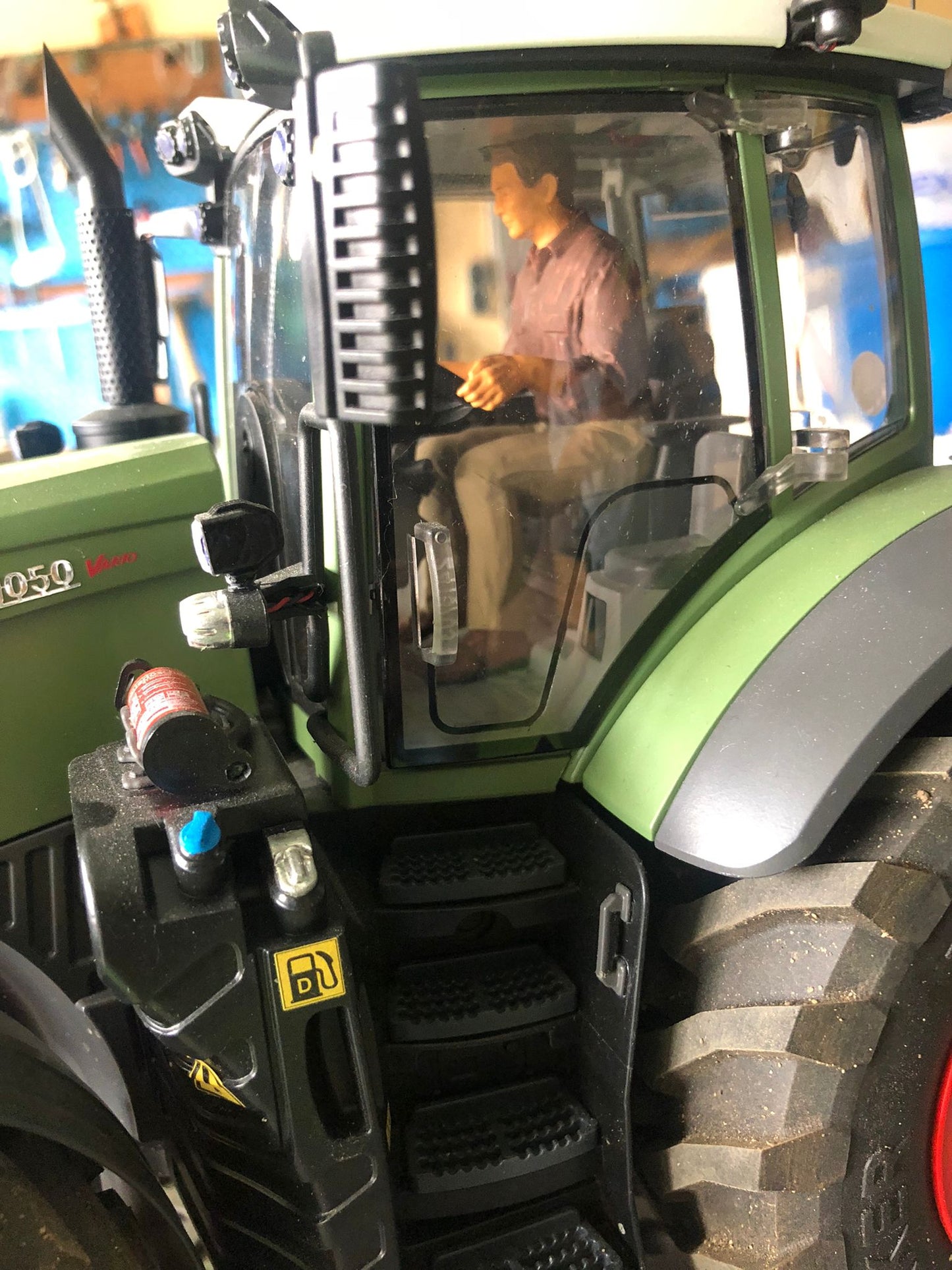 Bruder Fendt 1050 Haube fertig lackiert und beleuchtet